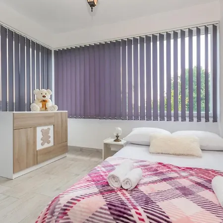 Three-bedroom In Murvica Gornja * Brisevo