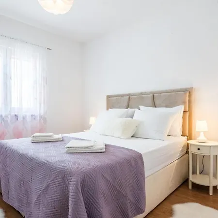 Three-bedroom In Murvica Gornja 펜션 *