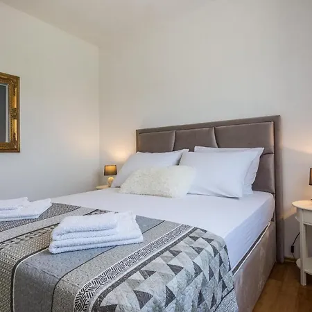 Three-bedroom In Murvica Gornja Brisevo