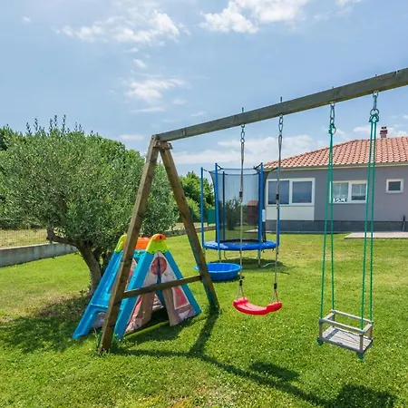 Three-bedroom In Murvica Gornja 펜션