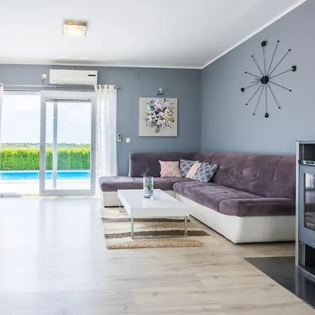 Three-bedroom In Murvica Gornja